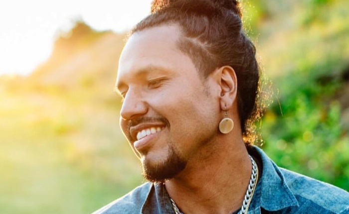 Gyasi Ross Shares The True Meaning Of Columbus Day With “Petaki” | @BigIndianGyasi